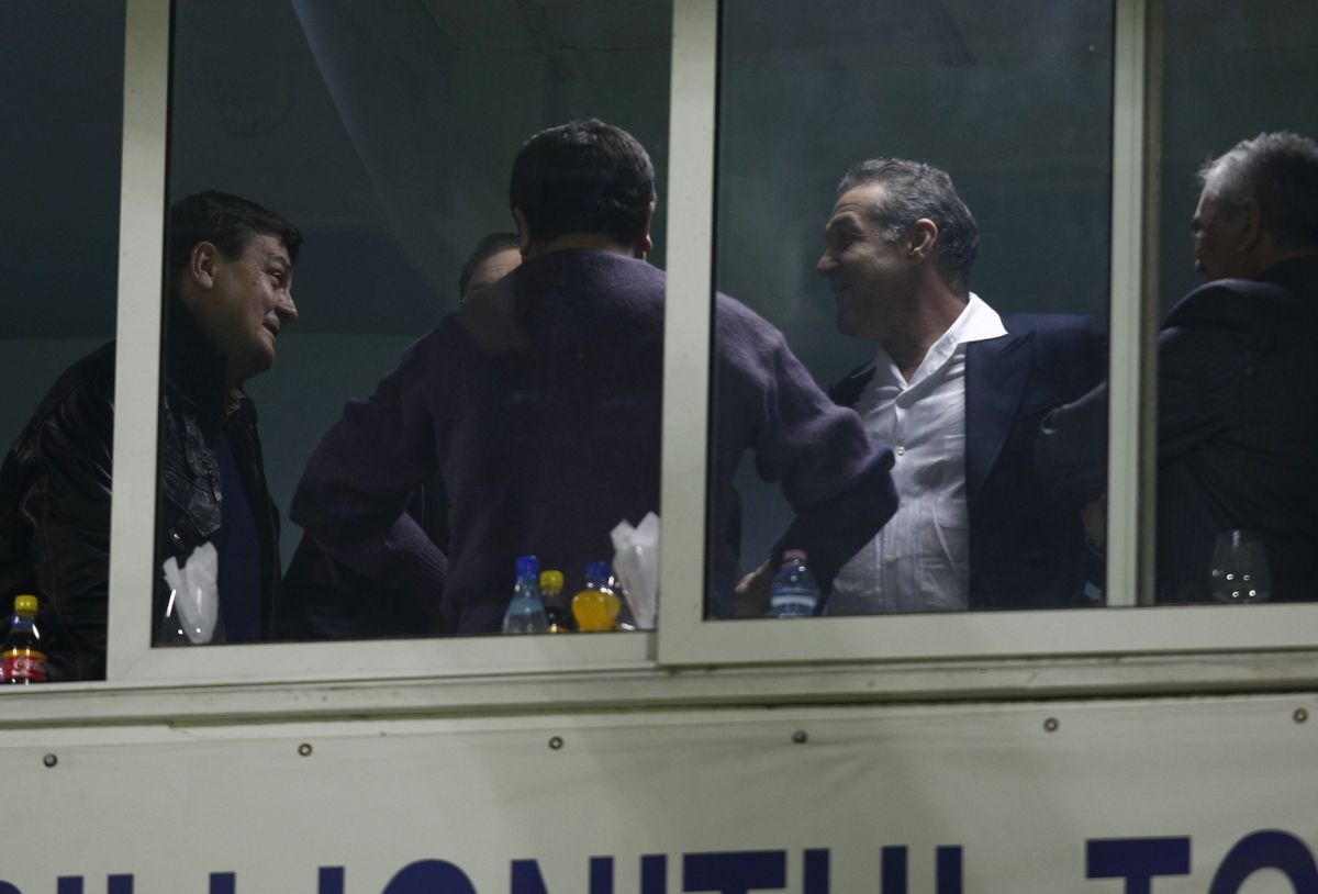 Marin Condescu de-a lungul anilor » Sindicalistul-șef de club, în diverse ipostaze: din mină în lojă, de la mărire la decădere