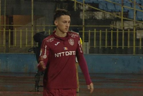 Alin Fică a fost schimbat în meciul CFR Cluj - Gaz Metan după doar 39 de secunde // sursă foto: captură TV Digisport