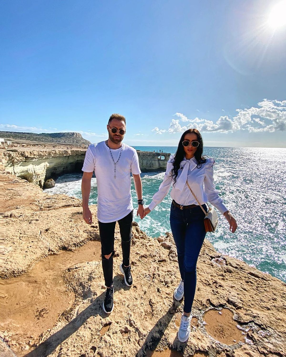 VIDEO+FOTO Cristi Pulhac, așa cum nu l-ați mai văzut » S-a dat cu ruj și s-a îmbrăcat cu hainele soției