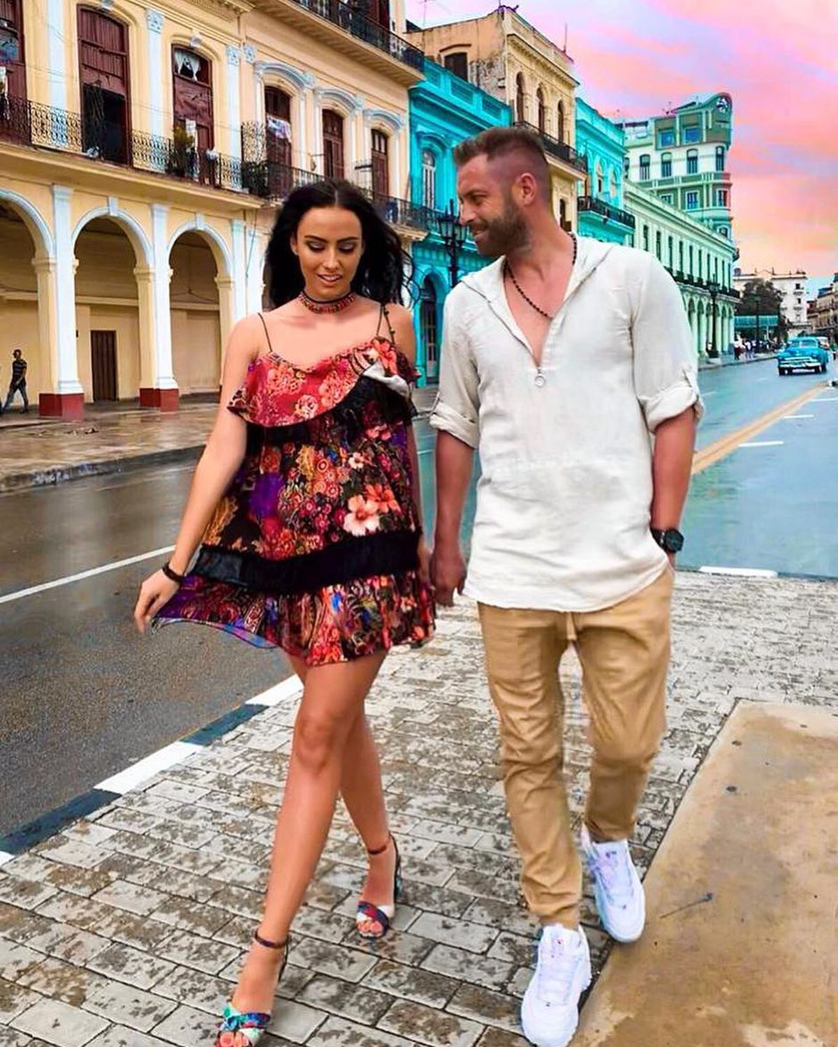 VIDEO+FOTO Cristi Pulhac, așa cum nu l-ați mai văzut » S-a dat cu ruj și s-a îmbrăcat cu hainele soției