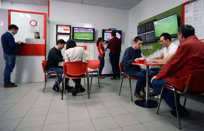 Scandal între 3 pariori și o agenție Stanleybet: „Ne-a furat banii!” versus „Sunt conturi ilegale”