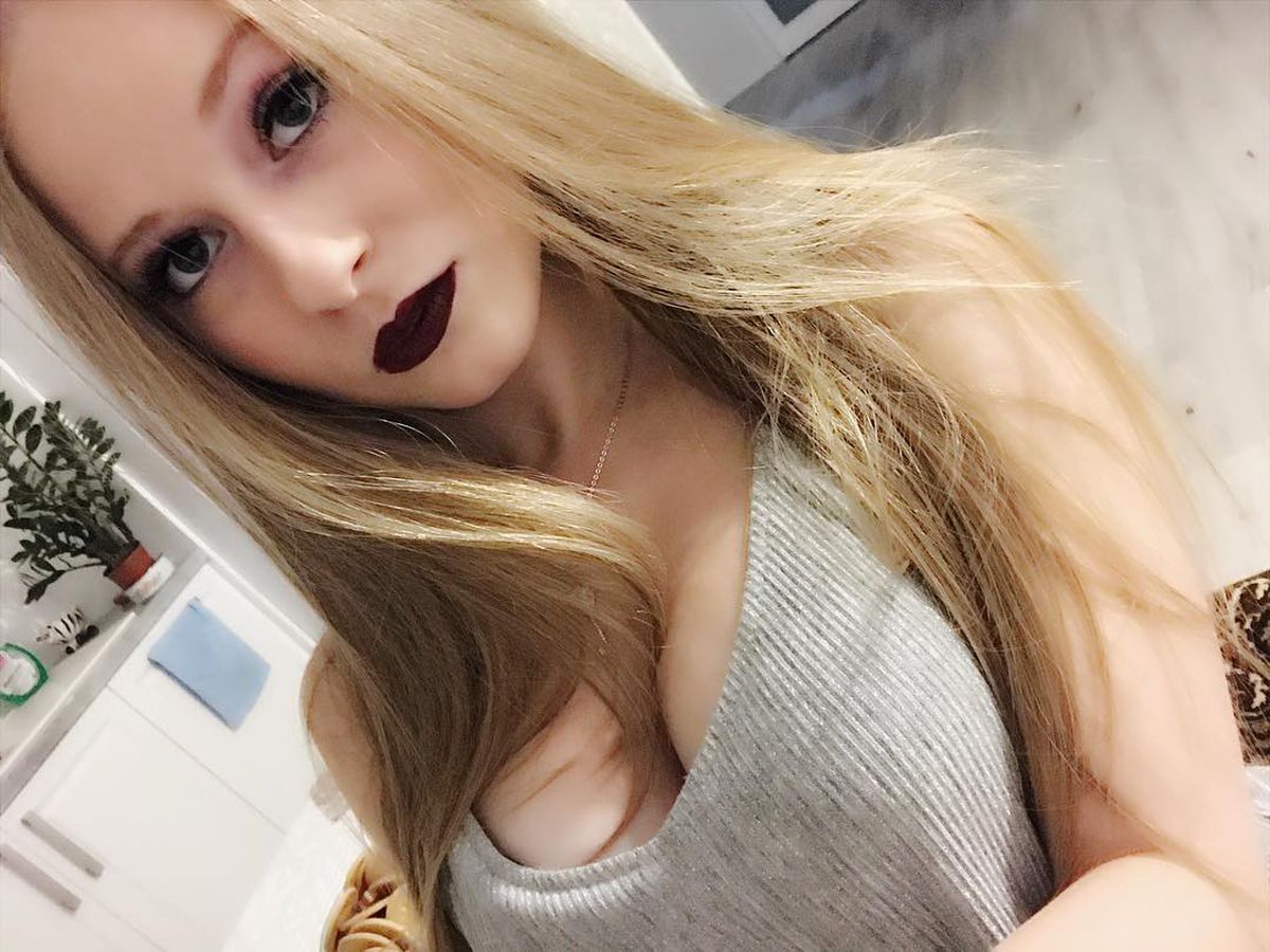 FOTO Toți ochii sunt pe ea în sală! Una dintre cele mai sexy artiste recunoaște: „Nu îmi imaginez viața fără sport!”