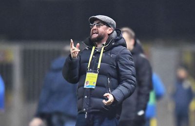 FOTO Arbitraj scandalos în Liga 2! Petrolul poate rata play-off-ul din cauza unor gafe IREALE: „Să ieși așa din cursă?”