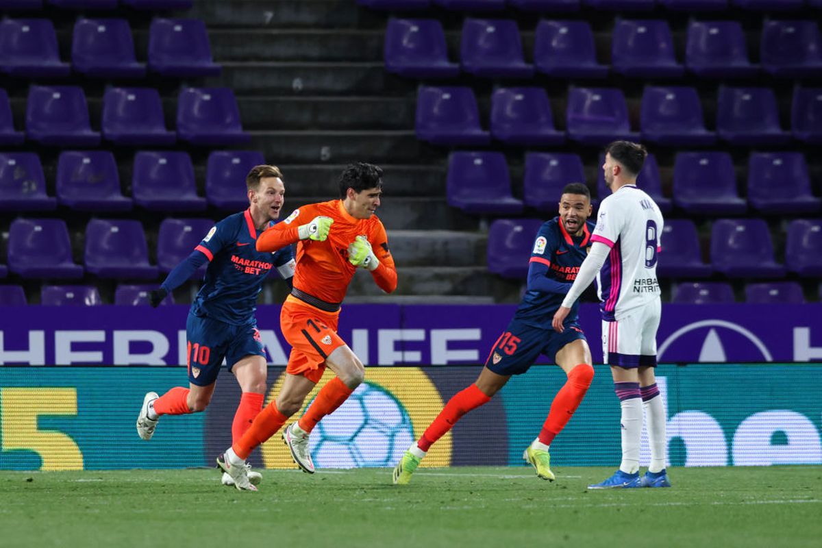 FOTO Momente senzaționale în Valladolid - Sevilla! Portarul Bono a marcat și s-a dezlănțuit pe gazon