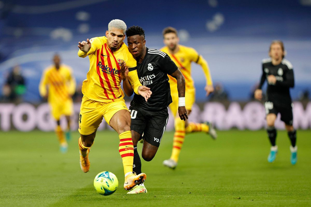 Vinicius, luat peste picior de jucătorul Barcelonei: „Anul viitor ești Balon de Aur!” 