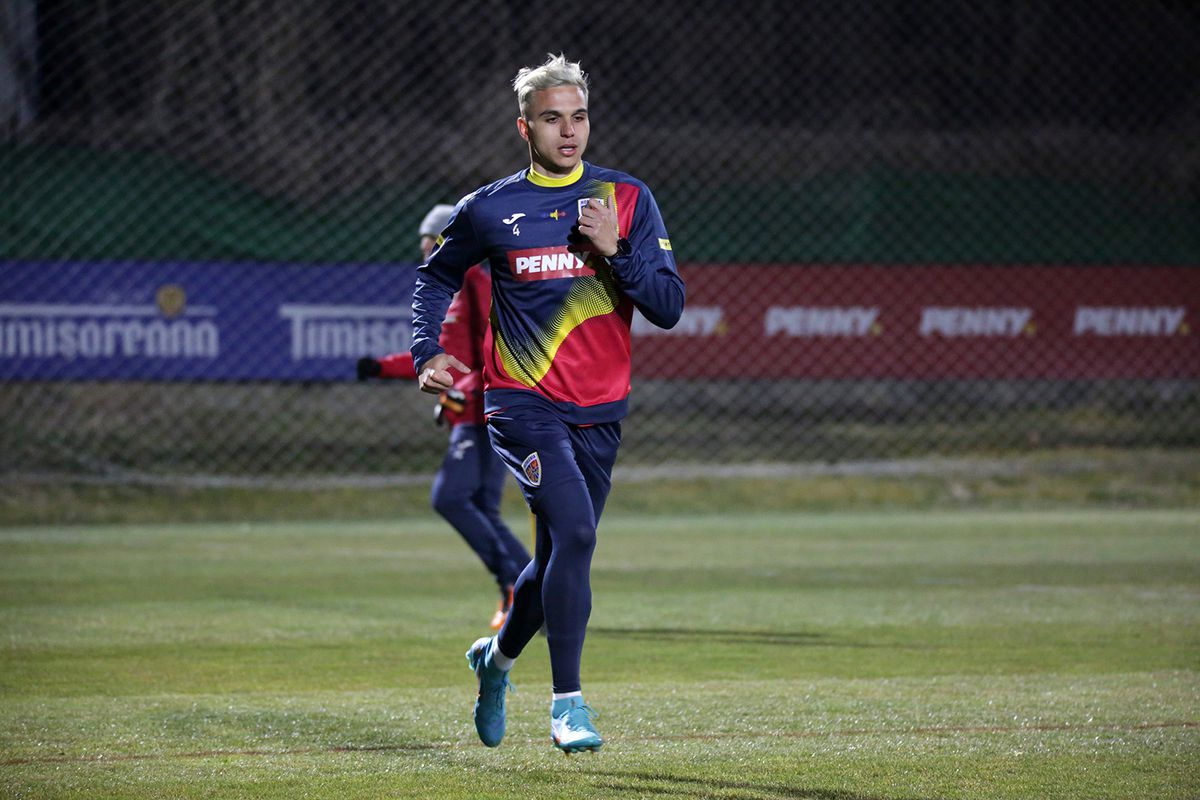 Antrenament echipa națională înainte de duelul cu Grecia // foto: FRF