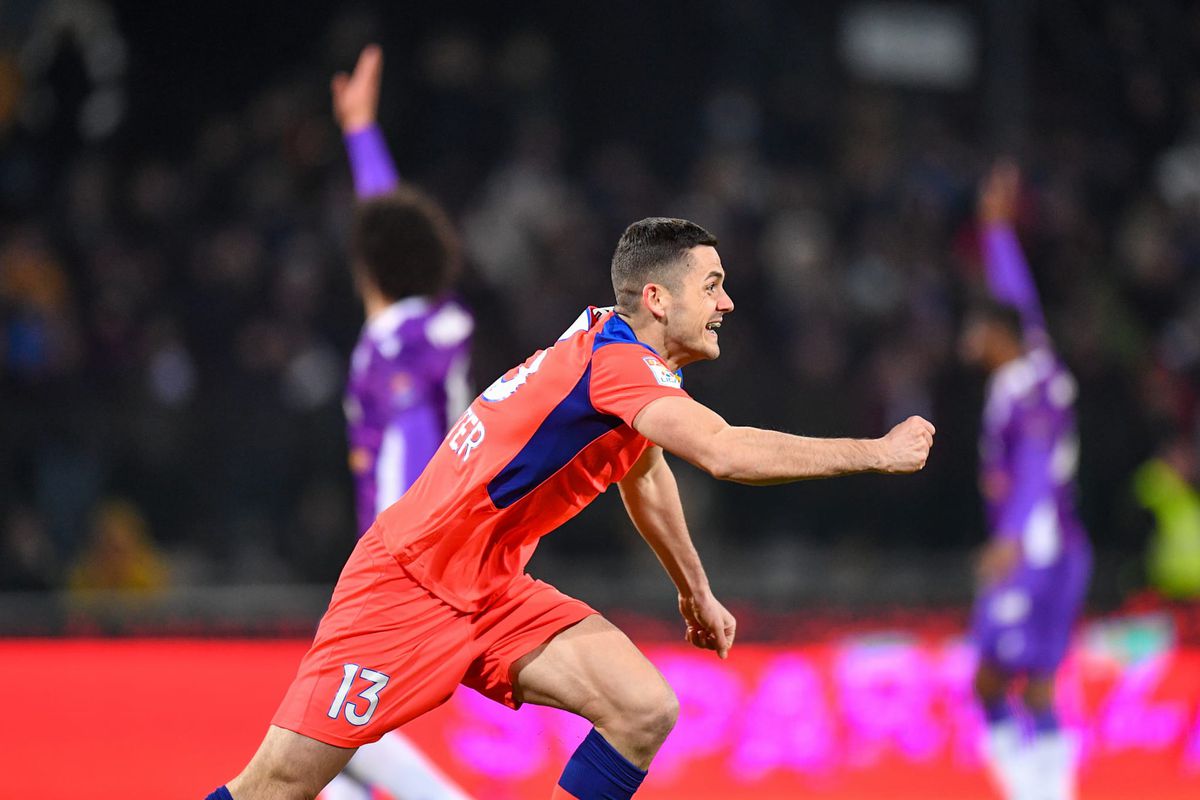 FCSB se impune dramatic la Pitești, după un nou meci distrus de arbitraj: Mladinovici, 4 greșeli flagrante! Clasamentul ACUM