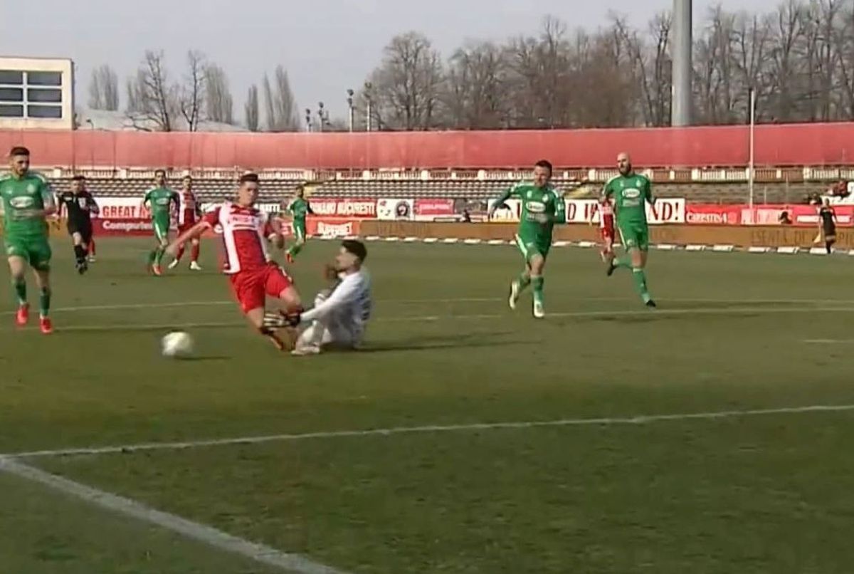 Filip a cerut penalty în Dinamo - Sepsi » Arbitrul i-a dat galben pentru simulare