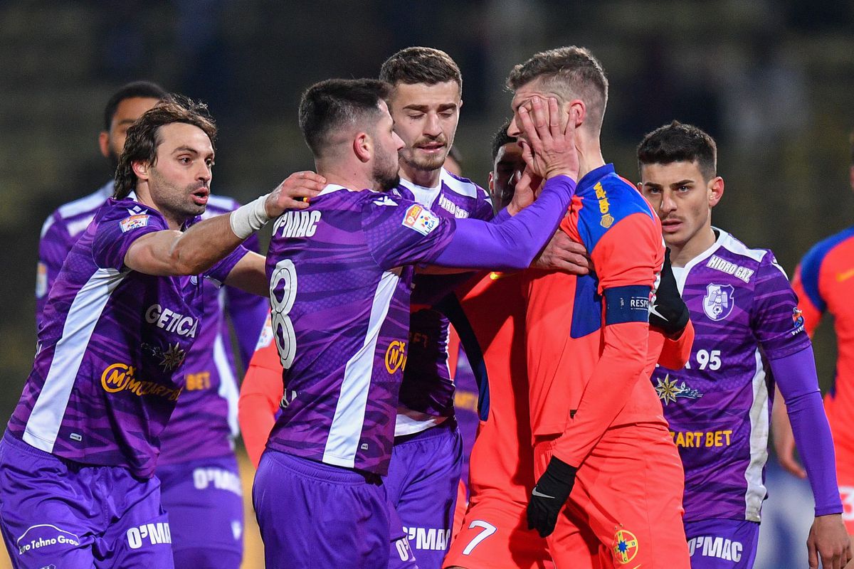 Greșeli grave de arbitraj în FC Argeș - FCSB! Verdictele specialistului la cele 8 faze-cheie analizate