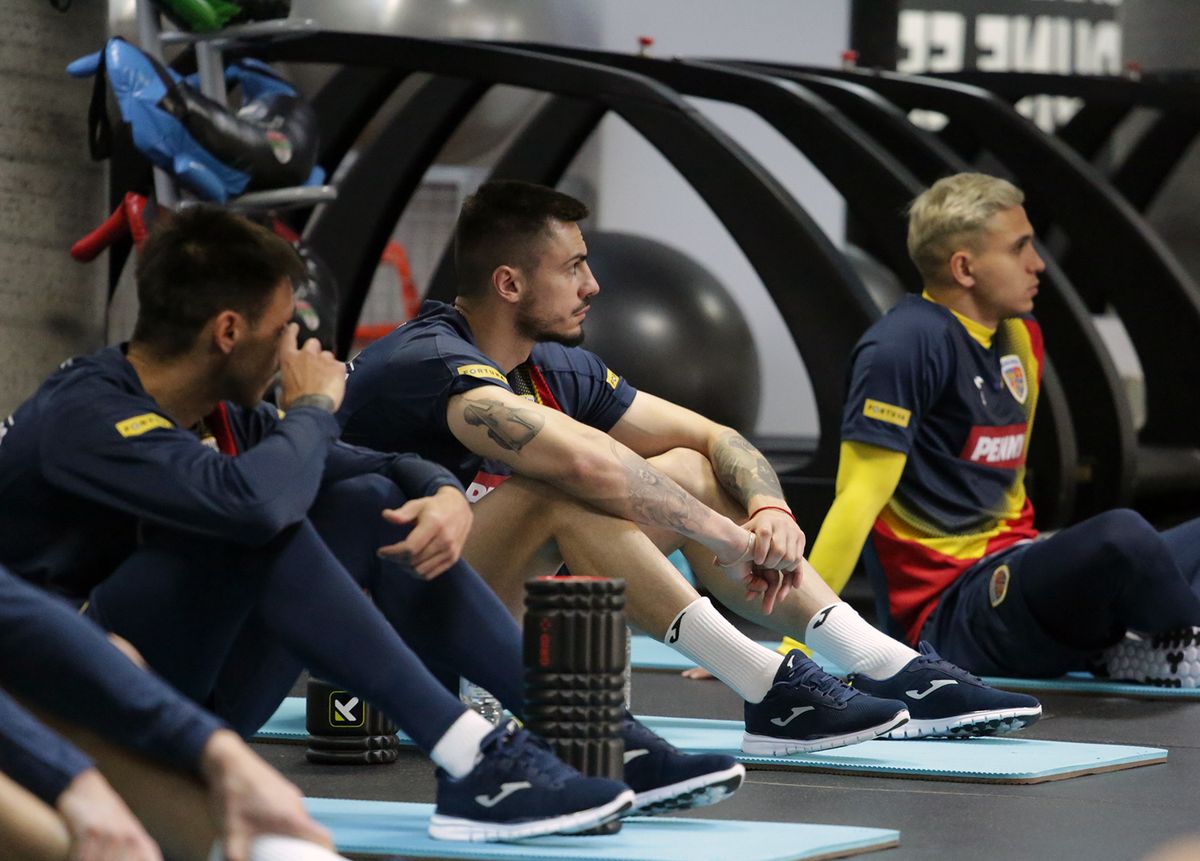 Antrenament echipa națională înainte de duelul cu Grecia // foto: FRF