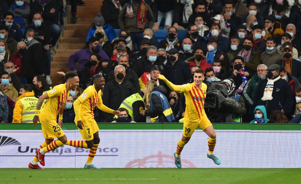 Barcelona renaște cu Xavi și SPULBERĂ Real Madrid! Aubameyang a egalat performanța lui Di Stefano