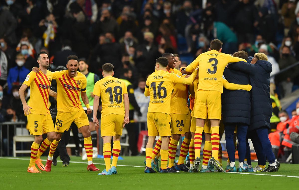 „Ce se întâmplă? Sunt pierdut!” »  Legenda lui Real Madrid „tună” după El Clasico: „Îi ai pe Hazard și Jovic pe bancă, și faci asta?”