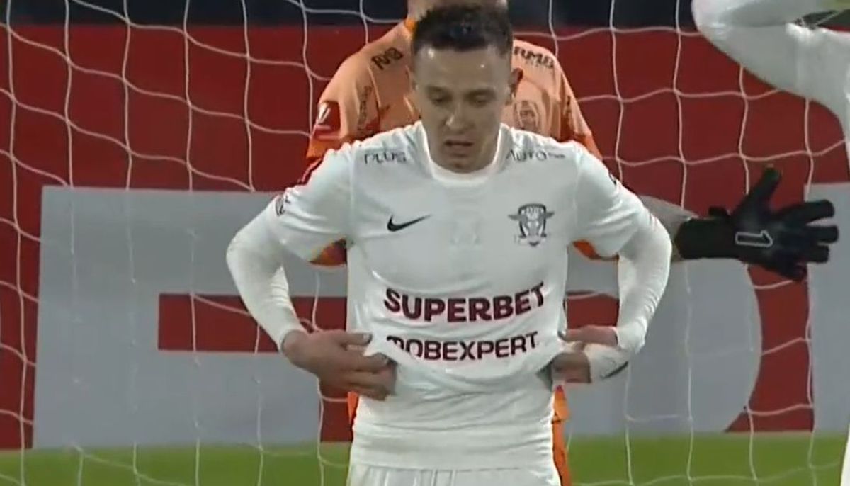 Ce nu s-a văzut la TV în CFR Cluj - Rapid » Un giuleștean a ieșit în lacrimi de pe teren