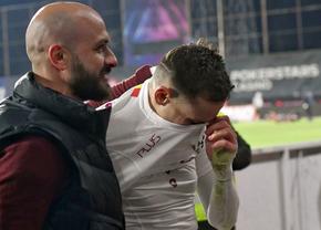 Ce nu s-a văzut la TV în CFR Cluj - Rapid » Un lider al giuleștenilor a ieșit în lacrimi de pe teren