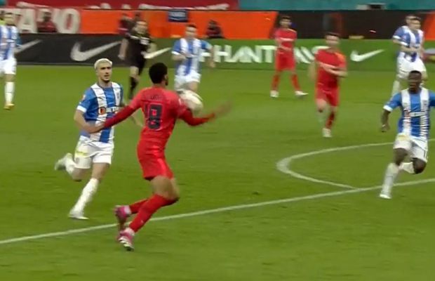 Explicații pentru faza controversată din FCSB - CSU Craiova » De ce n-a fost penalty la Edjouma