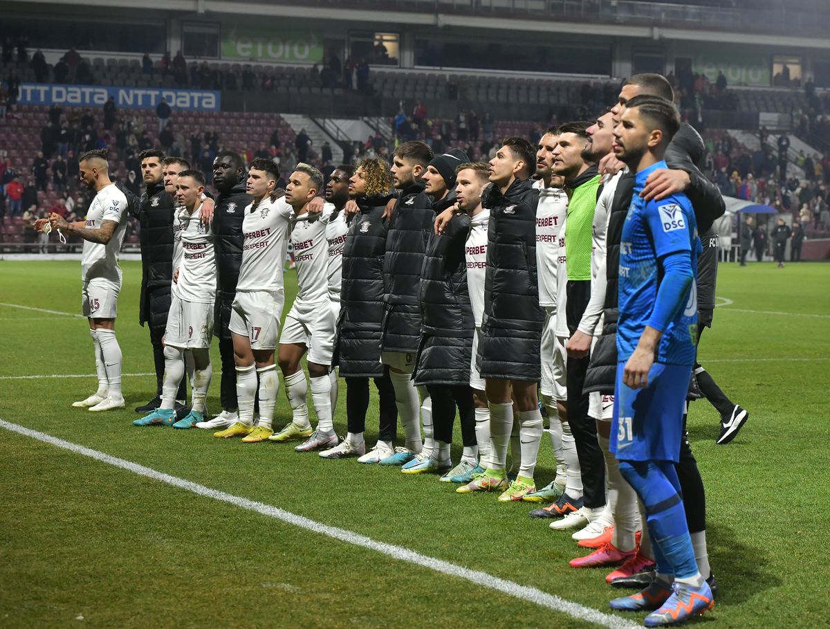 Jucătorii de la Rapid, afectați după meciul cu CFR Cluj // FOTO: Cristi Preda