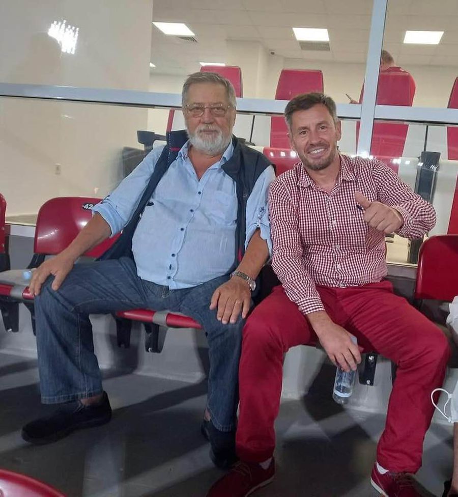 Nicolae Bara, stânga, alături de Constantin Traian Igaș Nicolae Bara, fost patron în Liga 1, a murit la vârsta de 68 de ani » Voia să preia din nou echipa de suflet