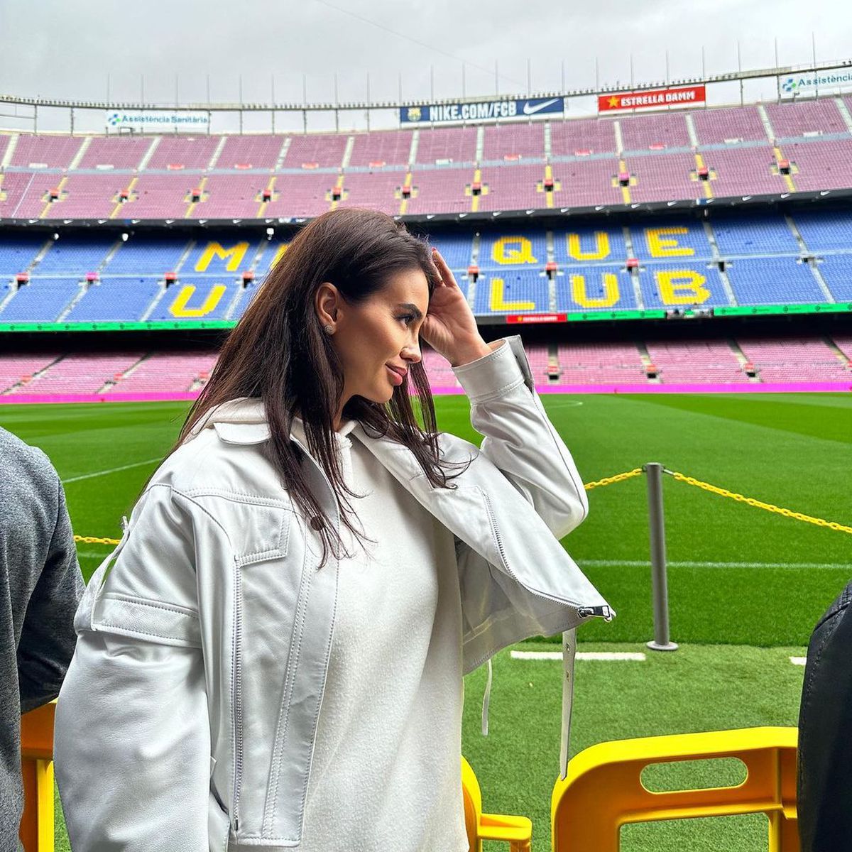 Vedeta din România care a fost pe Camp Nou la Barcelona - Real Madrid: „Credea că îl duc la Cluj”