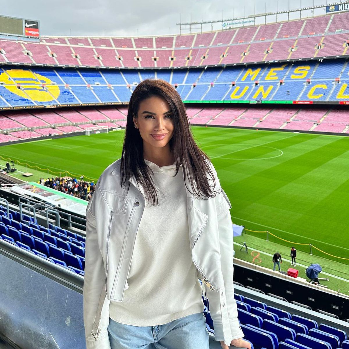 Vedeta din România care a fost pe Camp Nou la Barcelona - Real Madrid: „Credea că îl duc la Cluj”