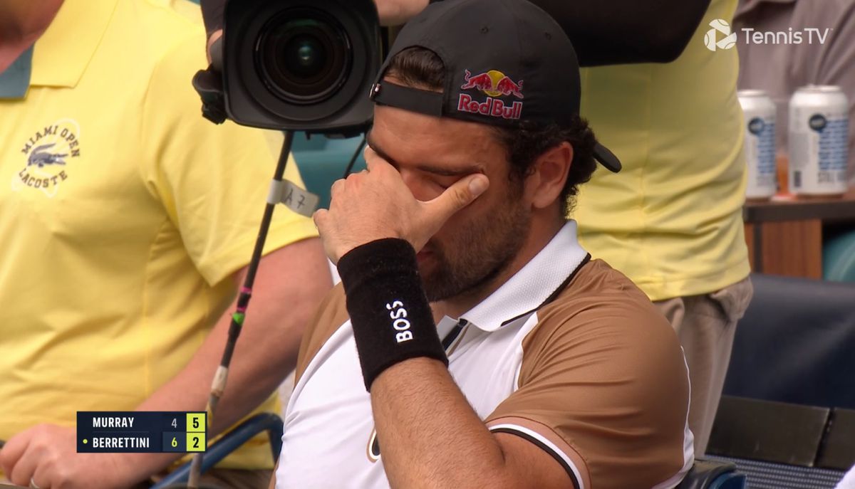 Clipe de panică la Miami » Lui Matteo Berrettini i s-a făcut rău în timpul meciului cu Andy Murray