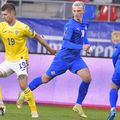 Albert Gudmundsson, într-un duel cu Florin Tănase la România - Islanda 0-0 în preliminariile CM 2022 Foto: Imago