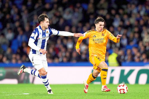 Martin Zubimendi, în stânga, contra Realului // foto: Guliver/gettyimages