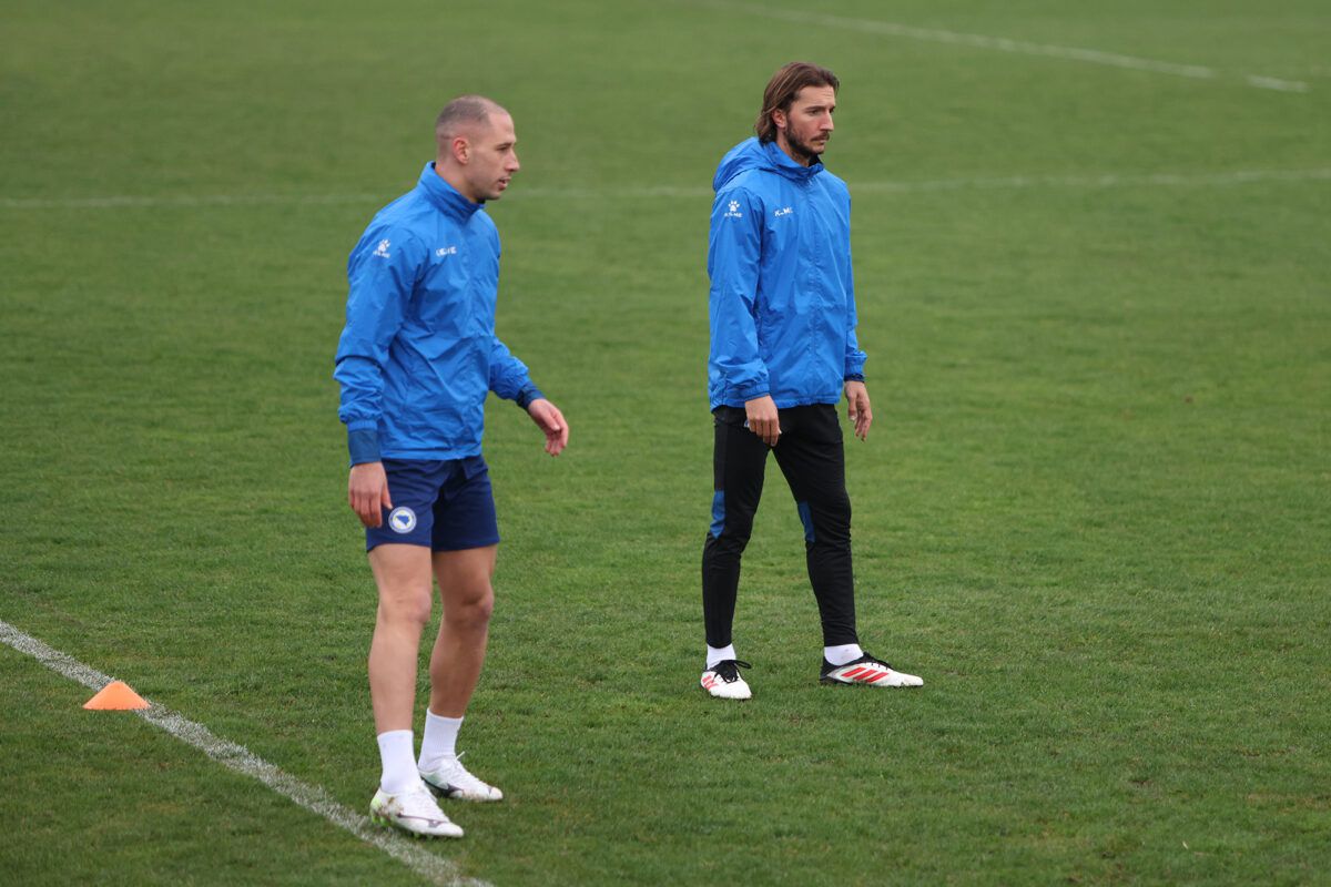 Ce au spus Edin Dzeko și selecționerul Bosniei, Sergej Barbarez, la conferința oficială de la București: „Vă garantăm un lucru”