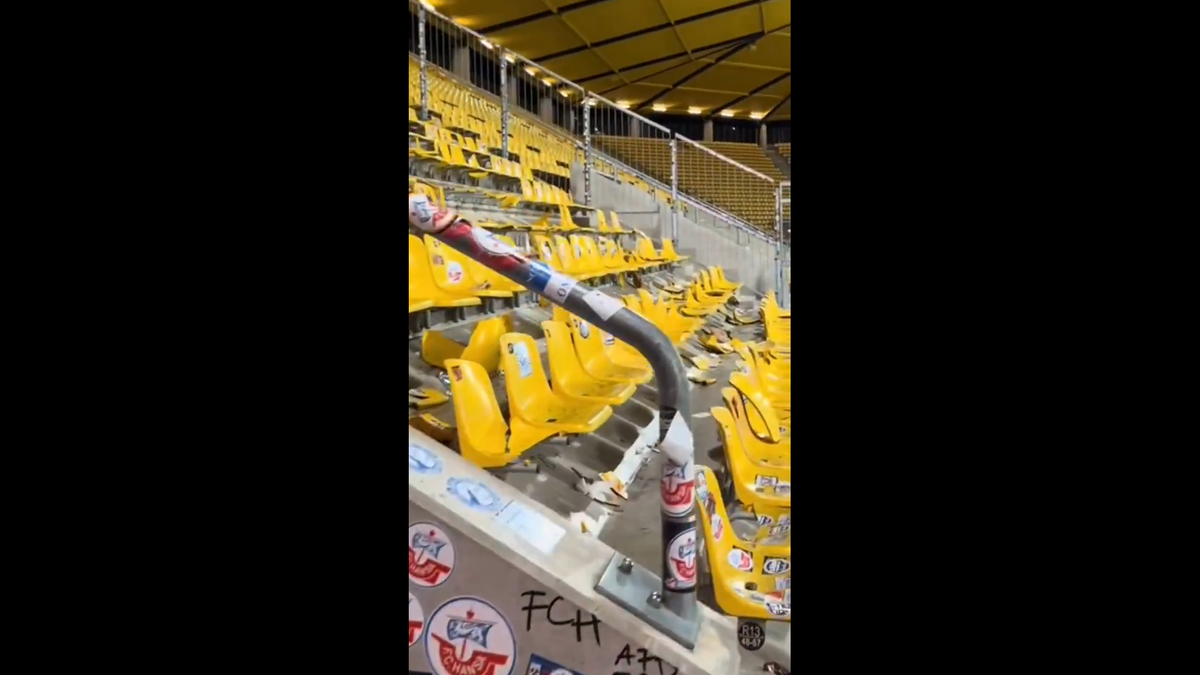 Fanii lui Rostock au făcut prăpăd la meciul cu Aachen din Germania