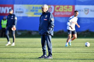 Imagini de la antrenamentul oficial al României dinaintea partidei cu Bosnia » Ce a făcut Mircea Lucescu timp de 15 minute