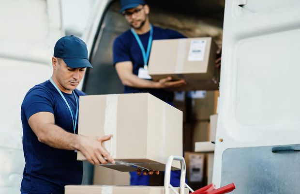 Ai probleme cu livrarea? Cum să iei legătura cu firma de curierat