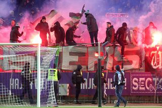 Noua modă la unguri » Ce primește fiecare spectator la meciurile echipei din prima ligă + Reacții geniale: „Doar asta mai lipsește”