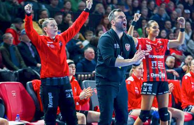 Scor greu de imaginat în Gloria Bistrița - SCM Rm. Vâlcea, derby-ul etapei în „Liga Florilor” » Dunărea Brăila, triumf la 13 goluri