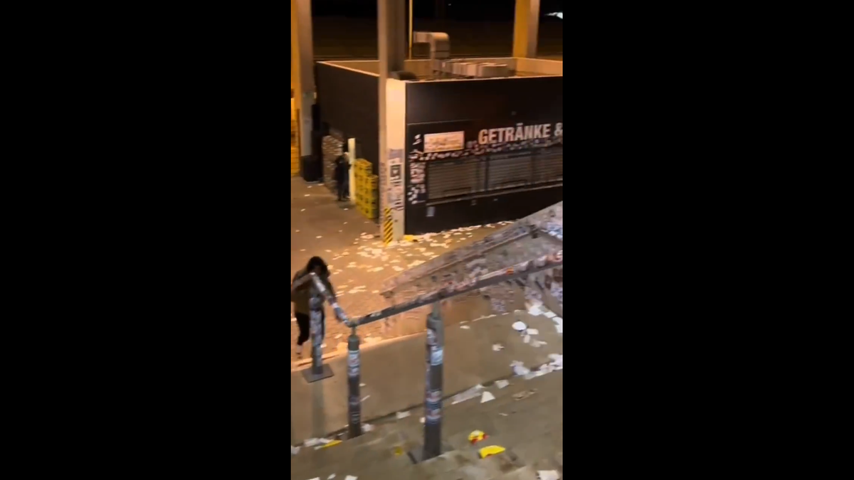 Dezastru! Fanii au lăsat PRĂPĂD în urma lor la meciul din Germania » Daune de 50.000 de euro