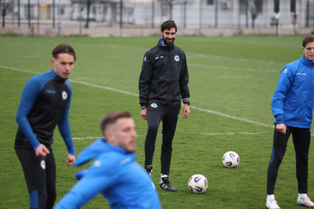 Ce au spus Edin Dzeko și selecționerul Bosniei, Sergej Barbarez, la conferința oficială de la București: „Vă garantăm un lucru”