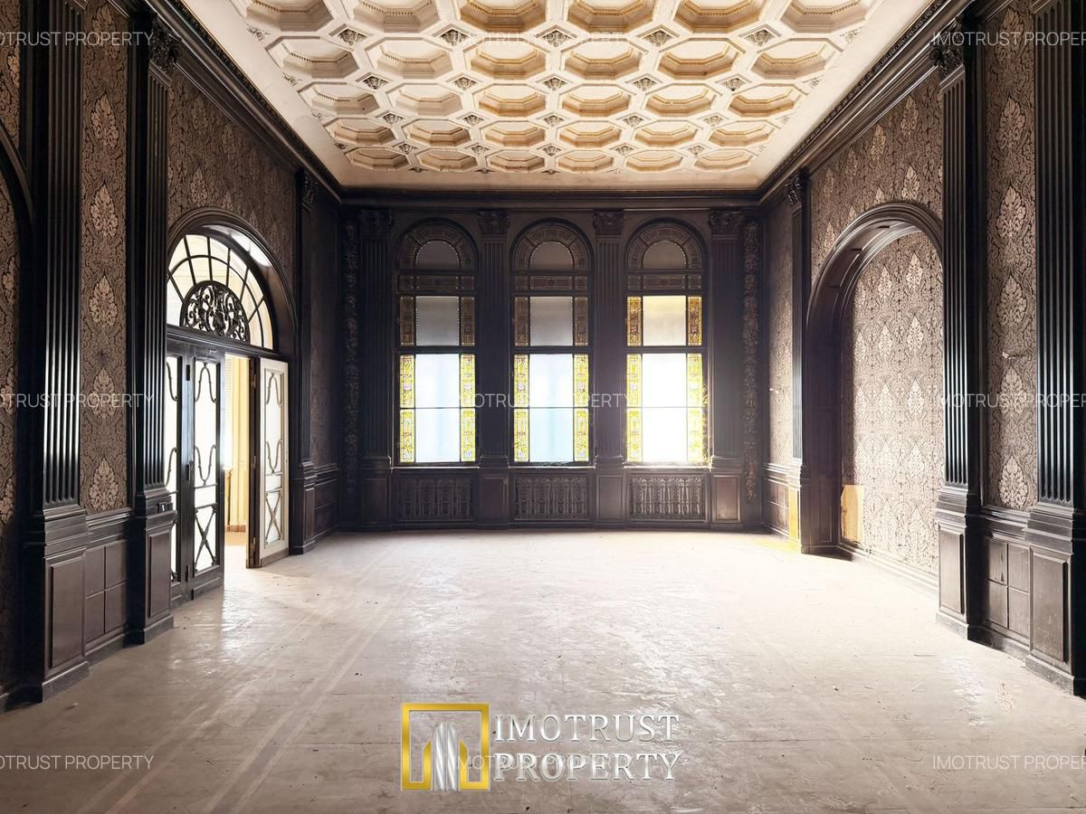 Cum arată casa lui Francisc Neuman, fondatorul UTA Arad. A fost scoasă la vânzare cu peste 2 milioane de euro