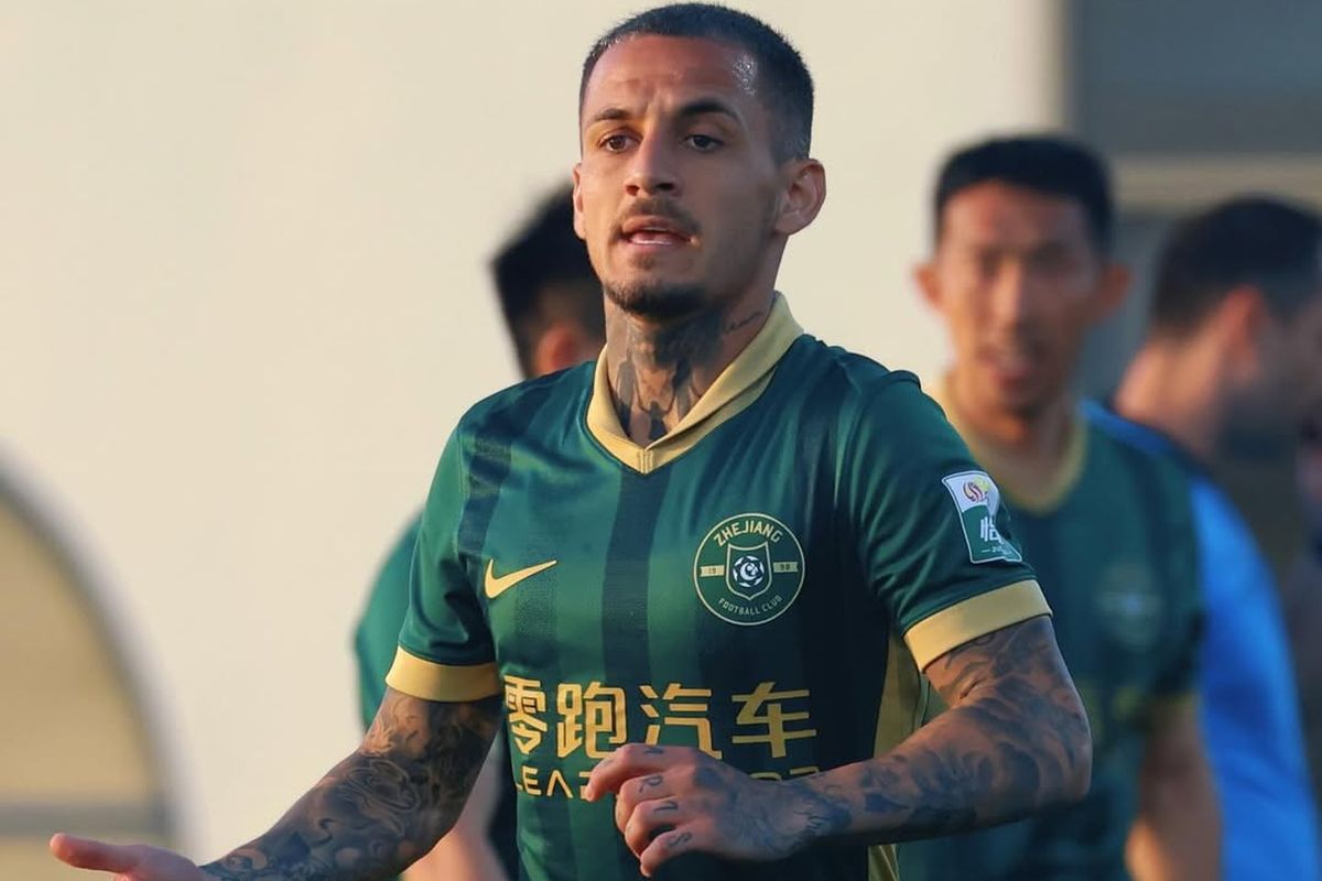 Scenografie de susținere pentru Alexandru Mitriță în China