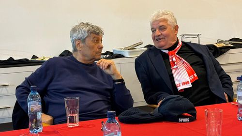 Mircea Lucescu și Ioan Andone au discutat în pauza meciului dintre Dinamo și Universitatea Craiova, de pe Arena Națională. Foto: GSP.RO