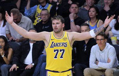 Luka Doncic, 100 de puncte marcate în puțin peste 24 de ore! Noi recorduri bifate de el și LeBron James, iar Los Angeles Lakers e pe val