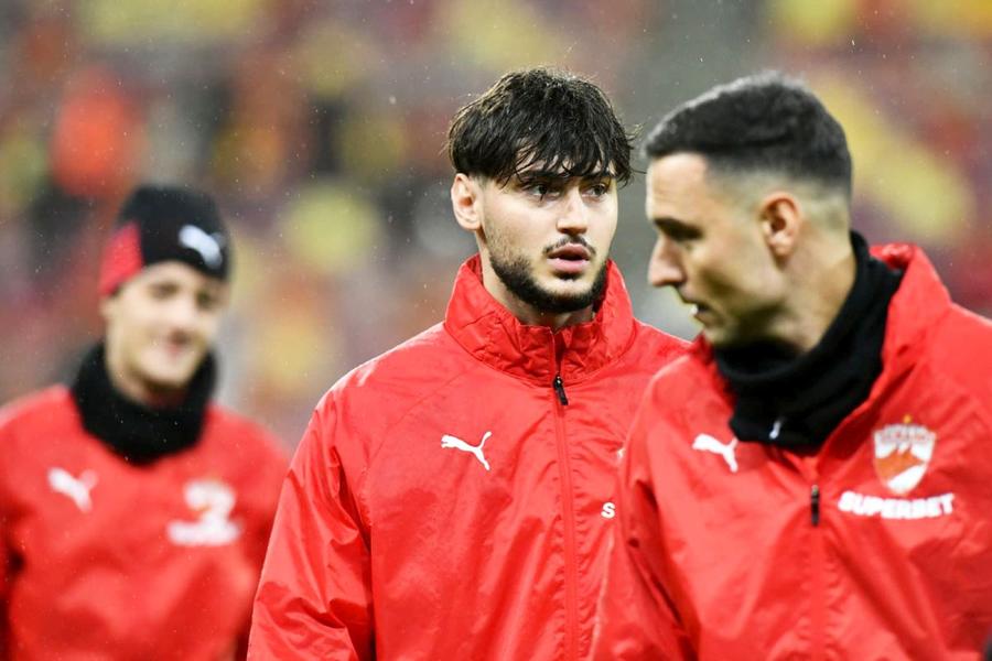 Doi dintre jucătorii în care Dinamo își punea speranțele intră la „cuțit” și sunt OUT două luni! Ratează toată pregătirea