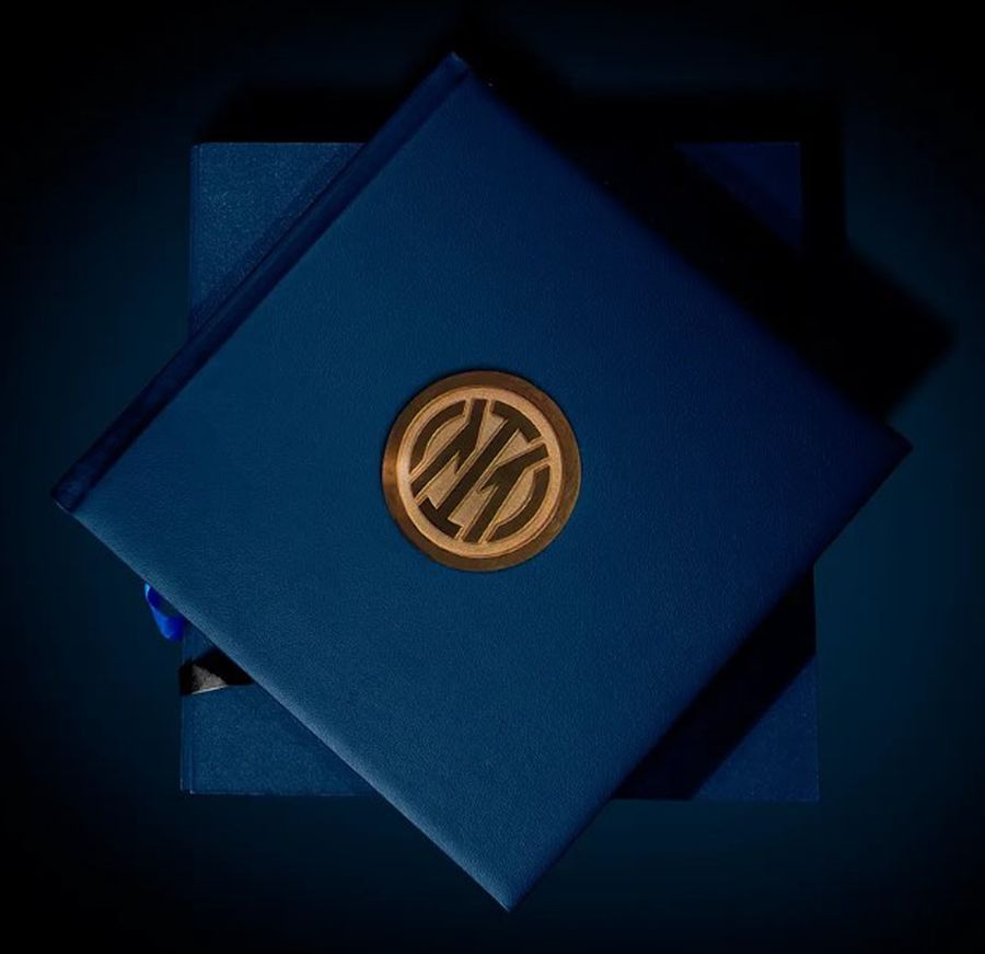 Istoria completă a clubului Inter Milano: o carte de 34 de kilograme, care costă 19.000 de euro!