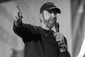 Celebrul Chuck Norris a decedat la 86 de ani: „A inspirat milioane de oameni din întreaga lume”