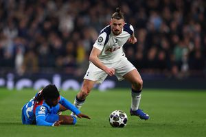 Alt atac la Drăgușin: „E slab chiar și atunci când Tottenham joacă bine”