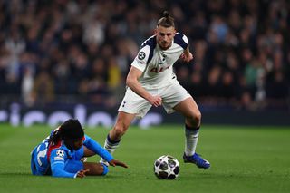 Alt atac la Drăgușin: „E slab chiar și atunci când Tottenham joacă bine”