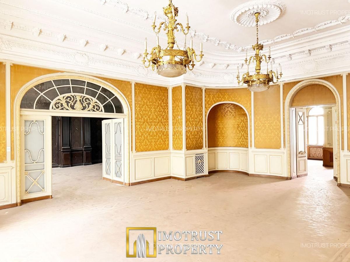 Cum arată casa lui Francisc Neuman, fondatorul UTA Arad. A fost scoasă la vânzare cu peste 2 milioane de euro