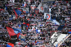 Confruntări pe străzi după Lyon - Celta Vigo » Un suporter a fost înjunghiat