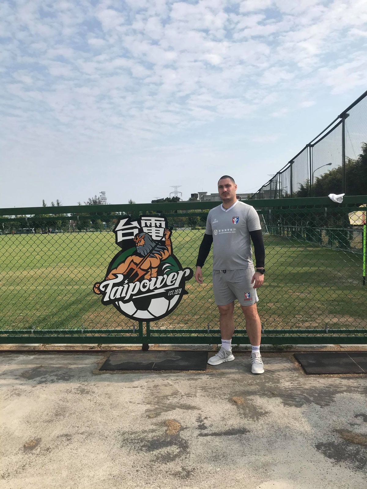 Antrenorul român prins de coronavirus în Taiwan: „Când mă văd pe stradă, oamenii își trag masca pe față! Nu-i condamn”