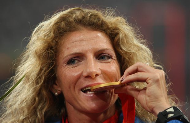 Constantina Diță, campioană olimpică la Beijing, își aduce aminte și acum fiecare moment al cursei de aur: „Medalia o țin într-un seif, cred că e mai sigur așa”