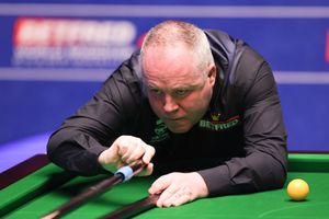 John Higgins, al doilea jucător din istorie care reușește 1000 de break-uri de peste 100 de puncte, după Ronnie O'Sullivan