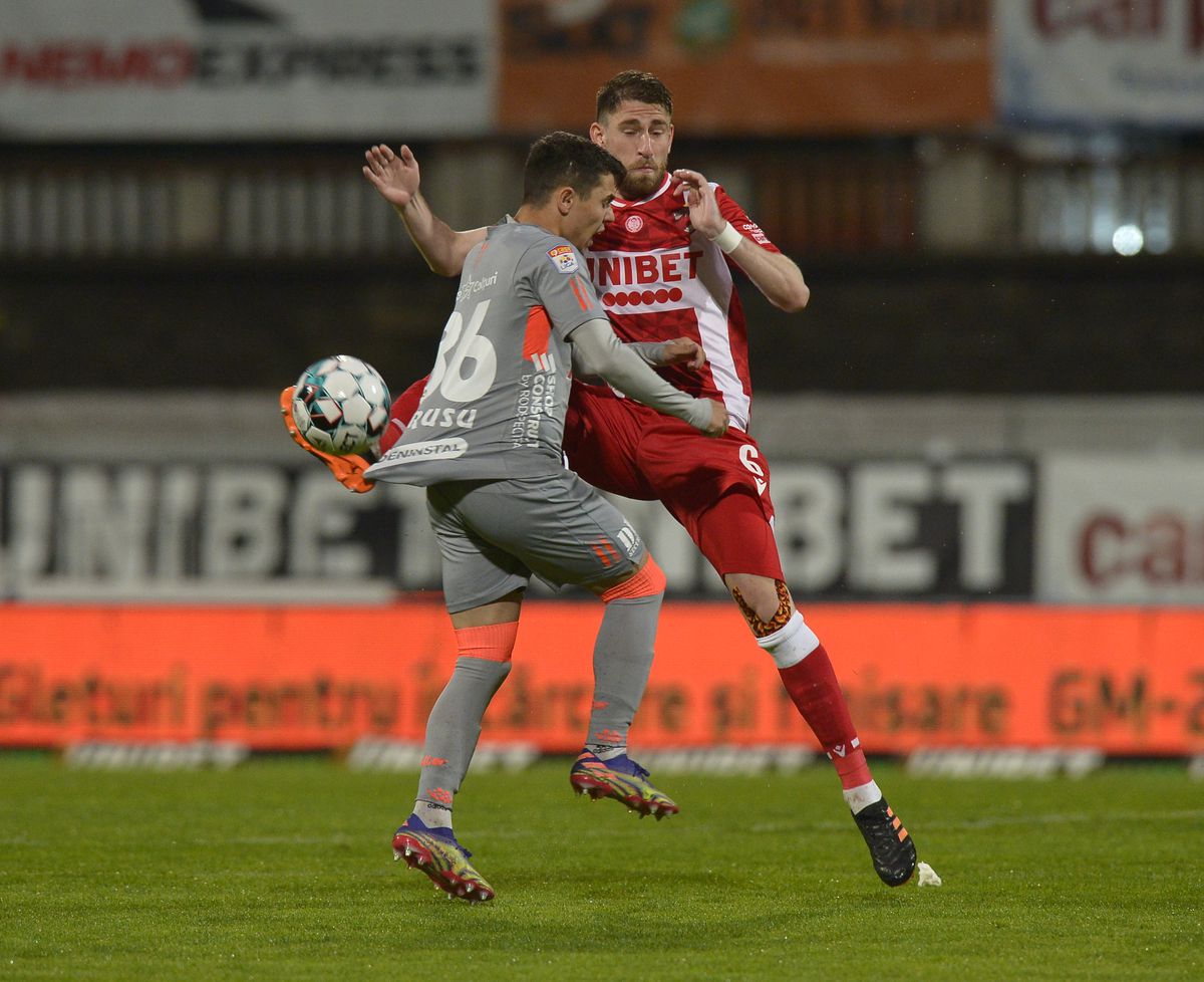 Dinamo, prestație lamentabilă cu UTA: 5 fotbaliști au primit nota 3! Cine este singurul jucător cu 8