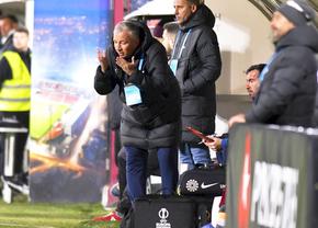 Jucătorii nu-l mai suportă, Petrescu îi acuză! Vestiarul campioanei a fost făcut praf după eşecul cu FCSB